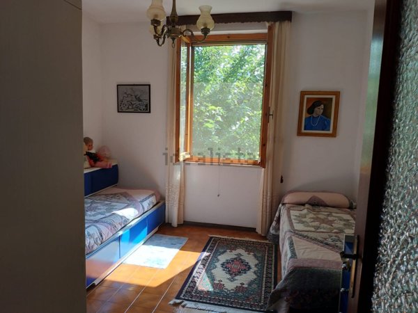casa indipendente in vendita a Berceto in zona Pietramogolana