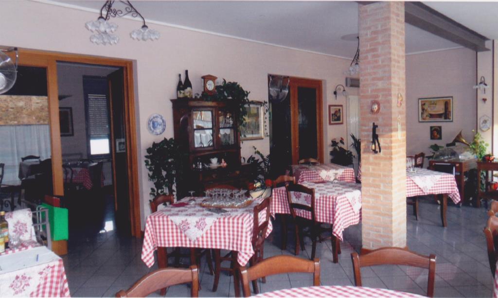 albergo in vendita a Berceto in zona Ghiare
