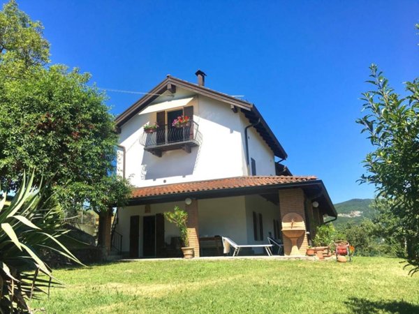 casa indipendente in vendita a Berceto in zona Bergotto