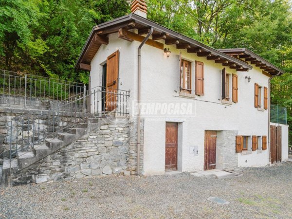 casa indipendente in vendita a Berceto in zona Ghiare