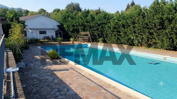locale di sgombero in vendita a Berceto in zona Roccaprebalza