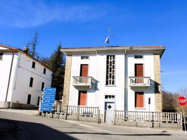 casa indipendente in vendita a Bore