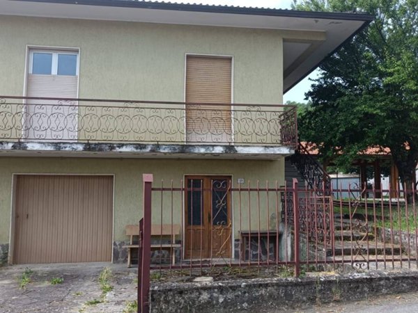 casa semindipendente in vendita a Bore in zona Rovina