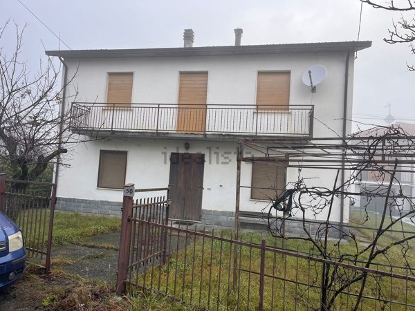 casa indipendente in vendita a Bore in zona Metti