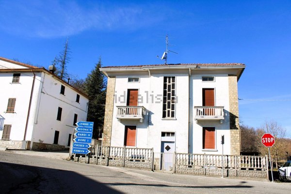 casa indipendente in vendita a Bore