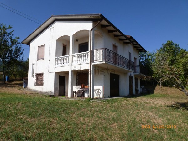 casa indipendente in vendita a Bore in zona Raffi