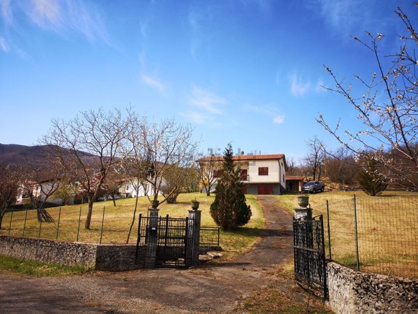 casa indipendente in vendita a Bore