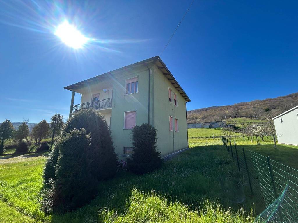 casa indipendente in vendita a Bore