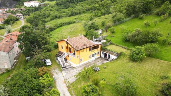 casa indipendente in vendita a Bore