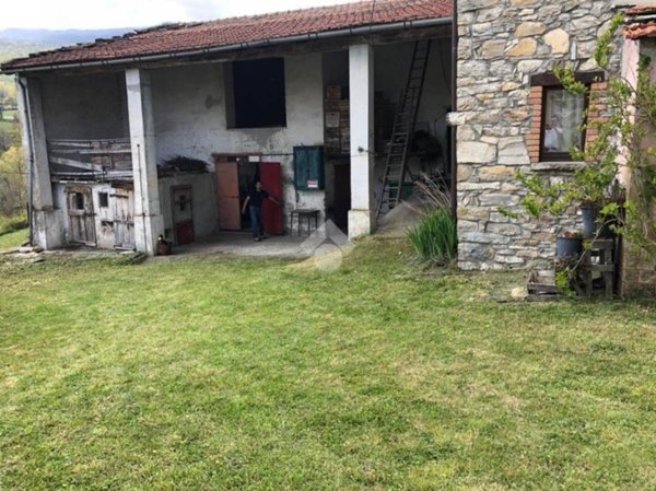 casa indipendente in vendita a Bore in zona Metti