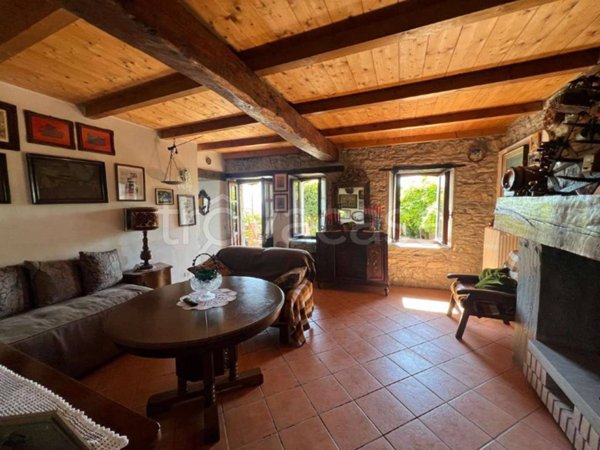casa indipendente in vendita a Bore in zona Ferrari