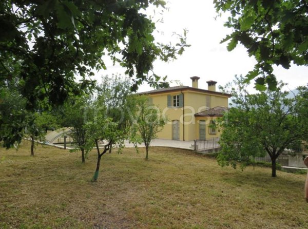 casa indipendente in vendita a Borgo Val di Taro