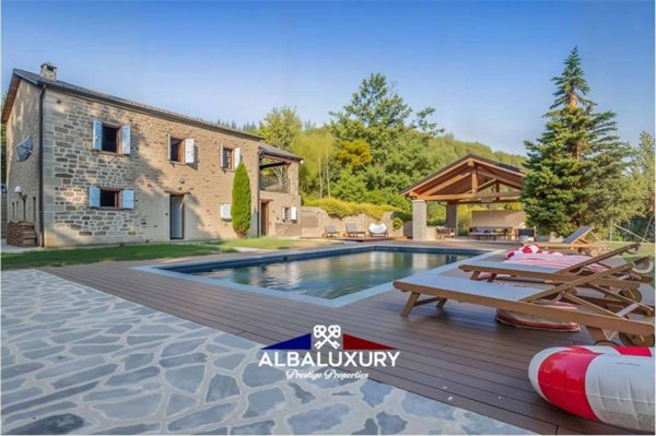 casa indipendente in vendita a Borgo Val di Taro