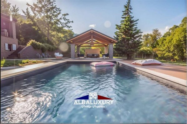 casa indipendente in vendita a Borgo Val di Taro