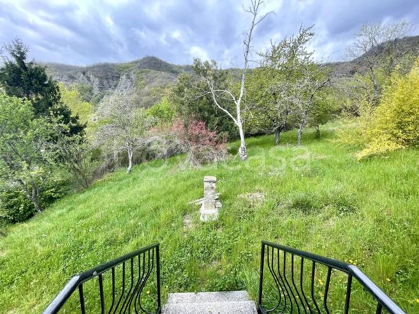 casa indipendente in vendita a Borgo Val di Taro