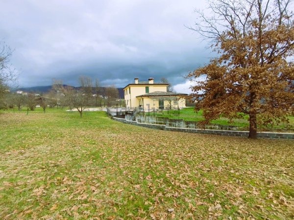 casa indipendente in vendita a Borgo Val di Taro