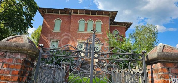casa indipendente in vendita a Borgo Val di Taro