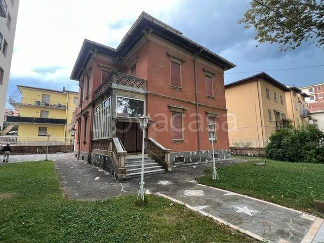 casa indipendente in vendita a Borgo Val di Taro