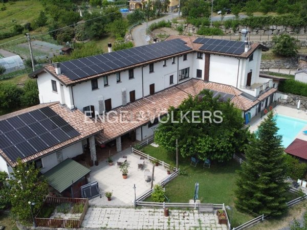 casa indipendente in vendita a Borgo Val di Taro