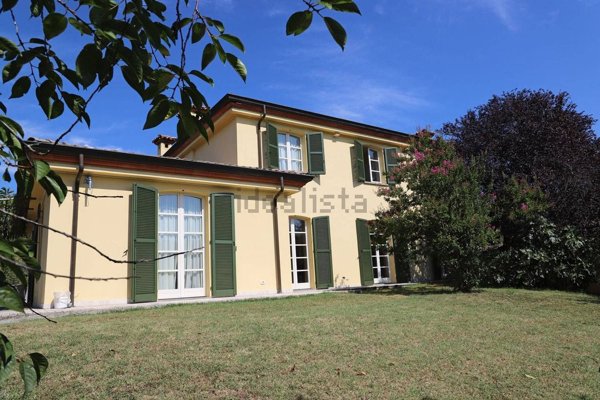 casa indipendente in vendita a Borgo Val di Taro