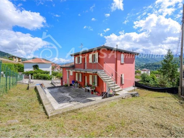 casa indipendente in vendita a Borgo Val di Taro