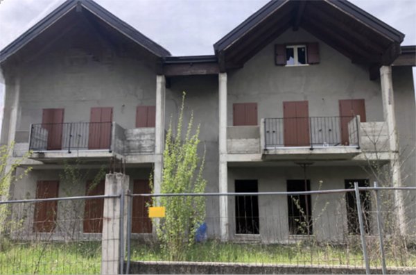 appartamento in vendita a Borgo Val di Taro in zona Cavanna