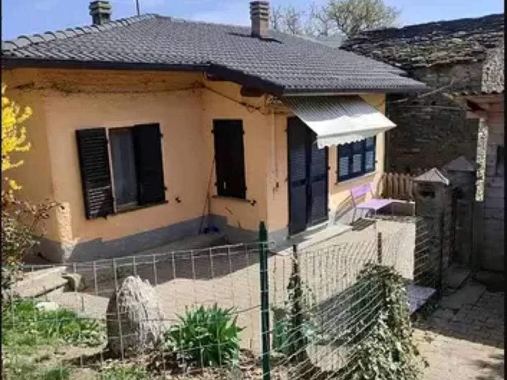 casa semindipendente in vendita a Borgo Val di Taro