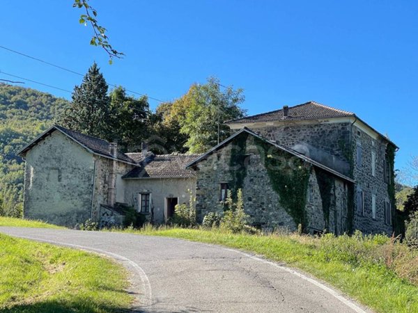 casa indipendente in vendita a Borgo Val di Taro