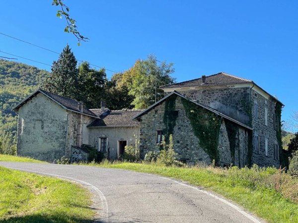 casa indipendente in vendita a Borgo Val di Taro