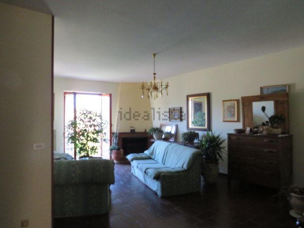 casa indipendente in vendita a Borgo Val di Taro in zona Il Poggio