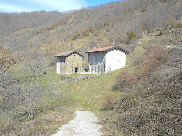 casa indipendente in vendita a Borgo Val di Taro