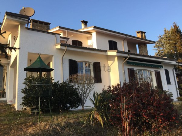 casa indipendente in vendita a Borgo Val di Taro