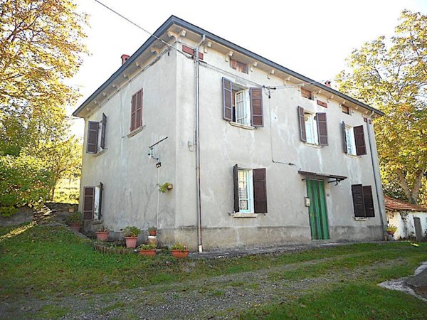 casa indipendente in vendita a Borgo Val di Taro