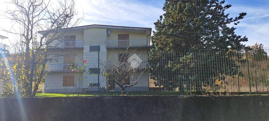 appartamento in vendita a Borgo Val di Taro in zona Ostia Parmense