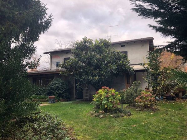 casa indipendente in vendita a Borgo Val di Taro