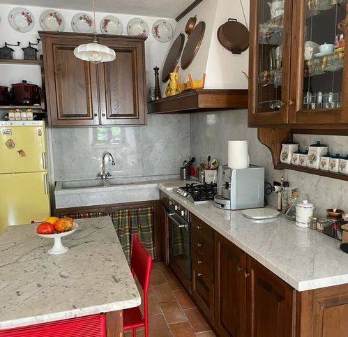 casa indipendente in vendita a Borgo Val di Taro