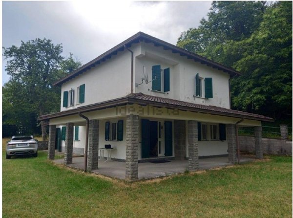 casa indipendente in vendita a Borgo Val di Taro