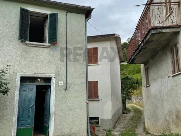 appartamento in vendita a Borgo Val di Taro in zona Cafaraccia