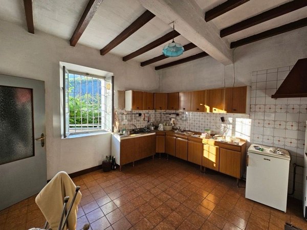 casa indipendente in vendita a Borgo Val di Taro in zona Ostia Parmense