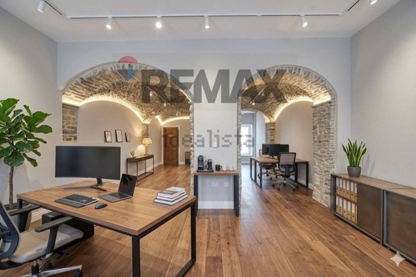 locale commerciale in vendita a Borgo Val di Taro