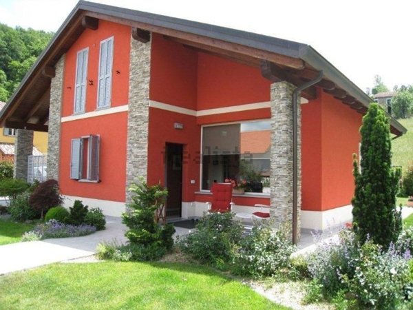 casa indipendente in vendita a Borgo Val di Taro