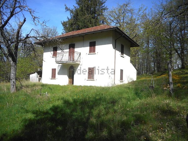 casa indipendente in vendita a Borgo Val di Taro