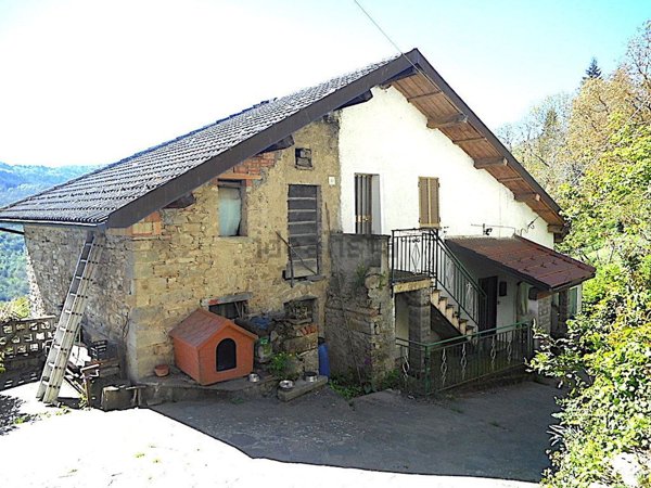 casa indipendente in vendita a Borgo Val di Taro