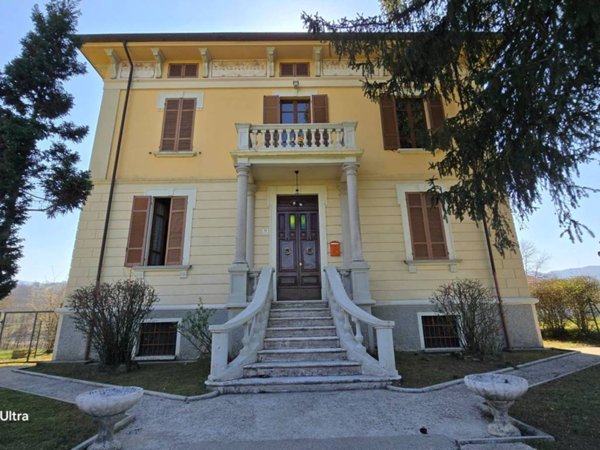 casa indipendente in vendita a Borgo Val di Taro