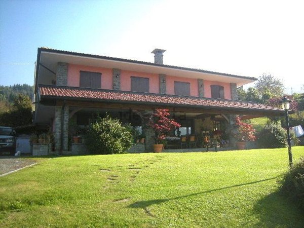 casa indipendente in vendita a Borgo Val di Taro in zona Pontolo