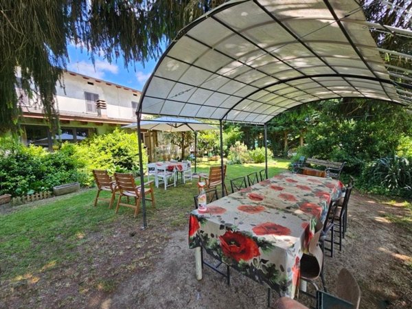 casa indipendente in vendita a Borgo Val di Taro in zona Caprendino