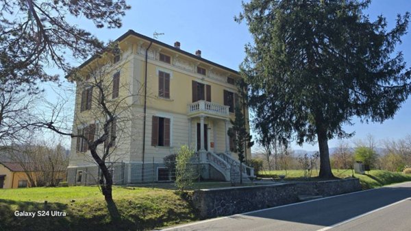 casa indipendente in vendita a Borgo Val di Taro