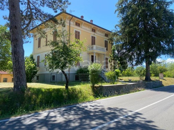 casa indipendente in vendita a Borgo Val di Taro