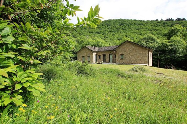 casa indipendente in vendita a Borgo Val di Taro in zona Il Poggio