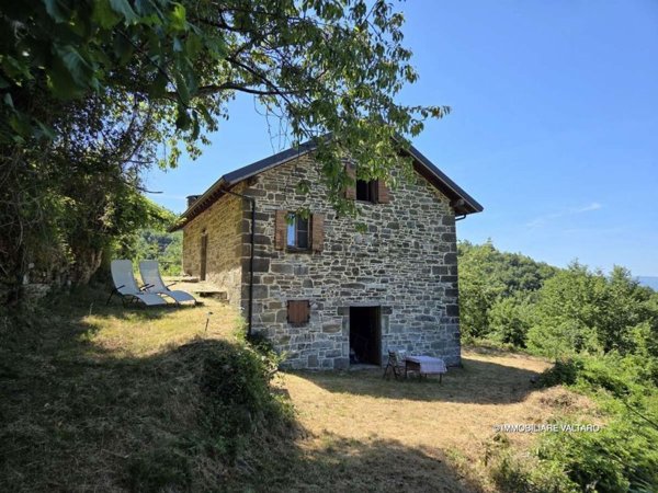 quadrivano in vendita a Borgo Val di Taro in zona Ostia Parmense